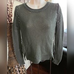 Rock & Republic Olive Sweater With Sleeve & Side Accents